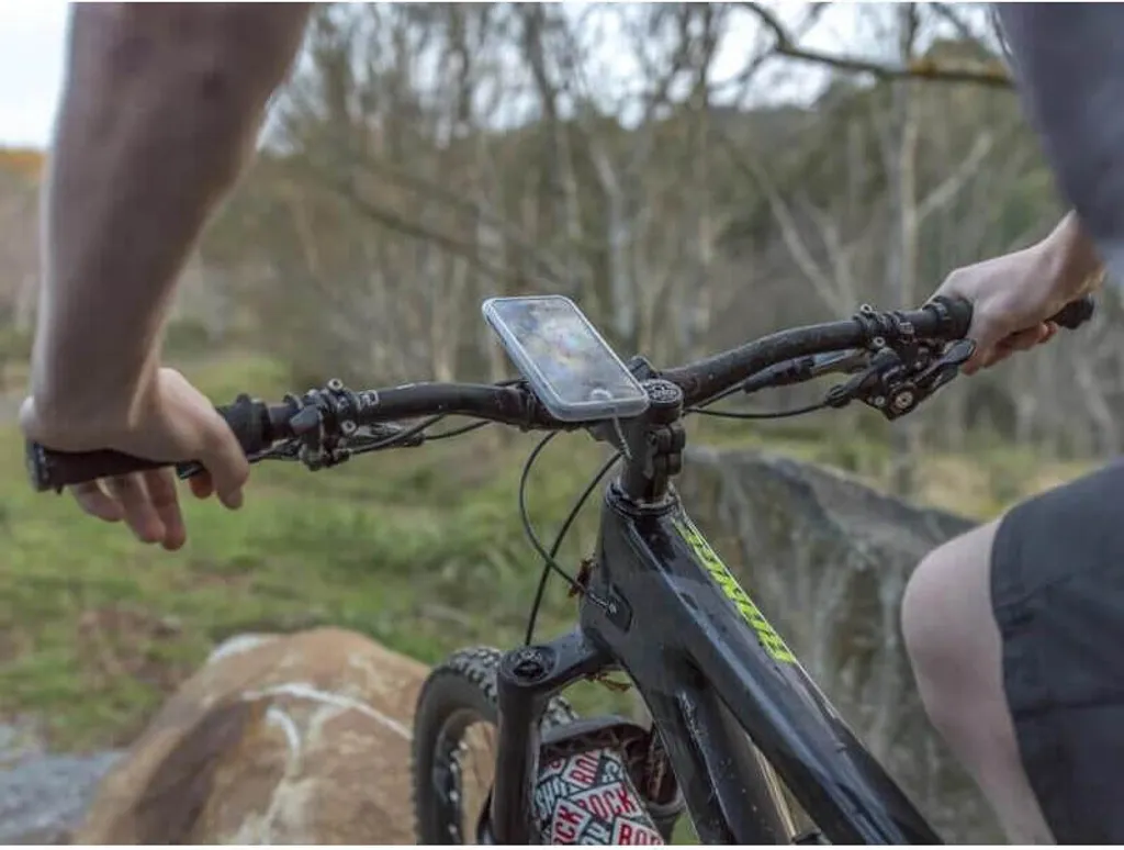 Cover Pixel 7 Pro Quad Lock MAG: Resistente e Impermeabile per Moto - 3