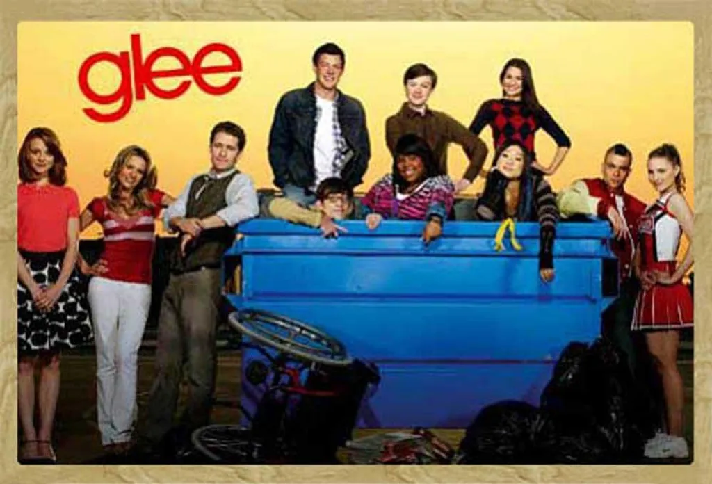 Affiche GLEE encadrée bois hêtre, cadre Shinsuke 61x91.5 cm avec vitre