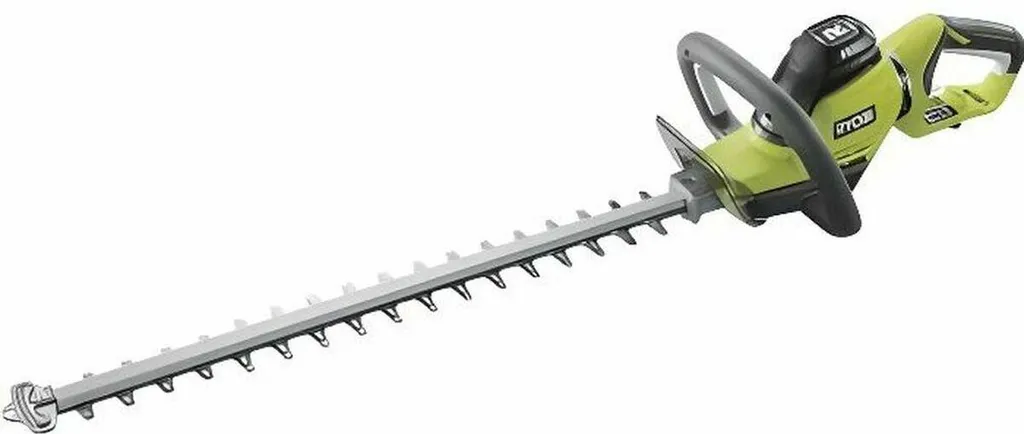 Taille-haie Ryobi 550 W 55 cm : fini les branches coincées et la fatigue