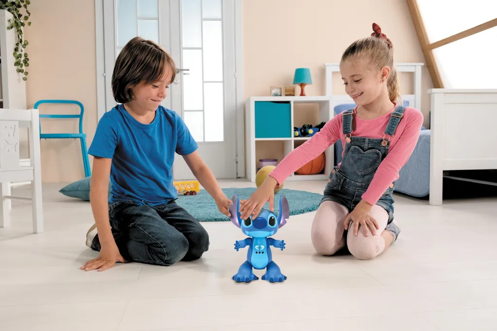 Robot Stitch avec voix originale et télécommande bilingue FR/EN
