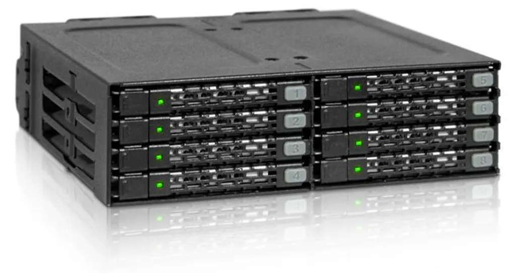 Rack métallique robuste ICY Dock MB998SP-B pour disques 2.5 - 6