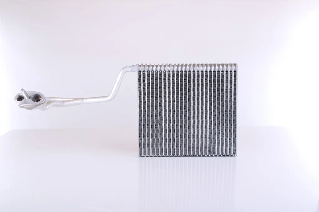 Évaporateur NISSENS 92293 pour réparer le système de climatisation HS