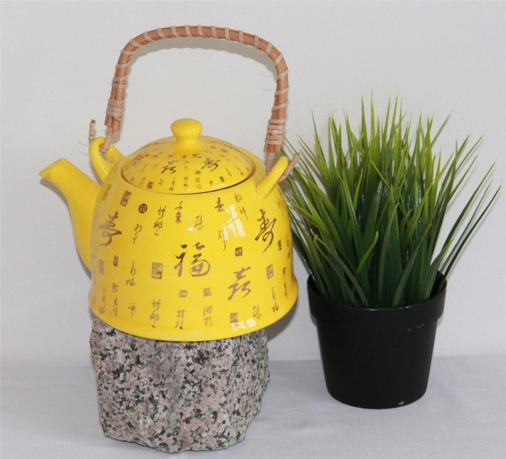 Teekanne gelb mit Teesieb, ca. 0,75 Liter, Höhe 12 cm, Durchmesser 14 cm