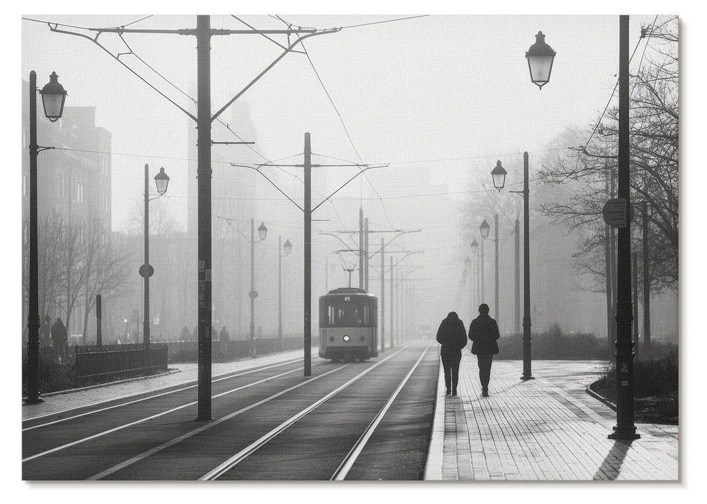 POSTER - 84x59 cm (A1) - Visual Echo - Straßenbahnnebel, Straßenlaternen, städtische Atmosphäre - Wandbild für Wohnzimmer Schlafzimmer & Flur,...