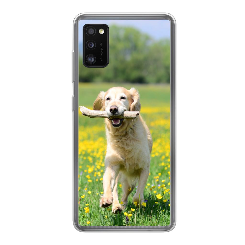 MuchoWow Handyhülle Schutzhülle Hülle für Samsung Galaxy A41 Golden Retriever mit einem Zweig im Maul zwischen gelben Blumen Silikon Softcase...