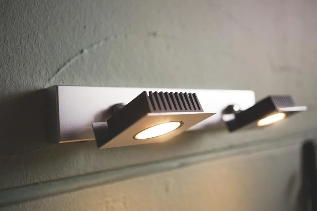 Spot LED orientable double Philips Metrys en aluminium, éclairage durable - 6