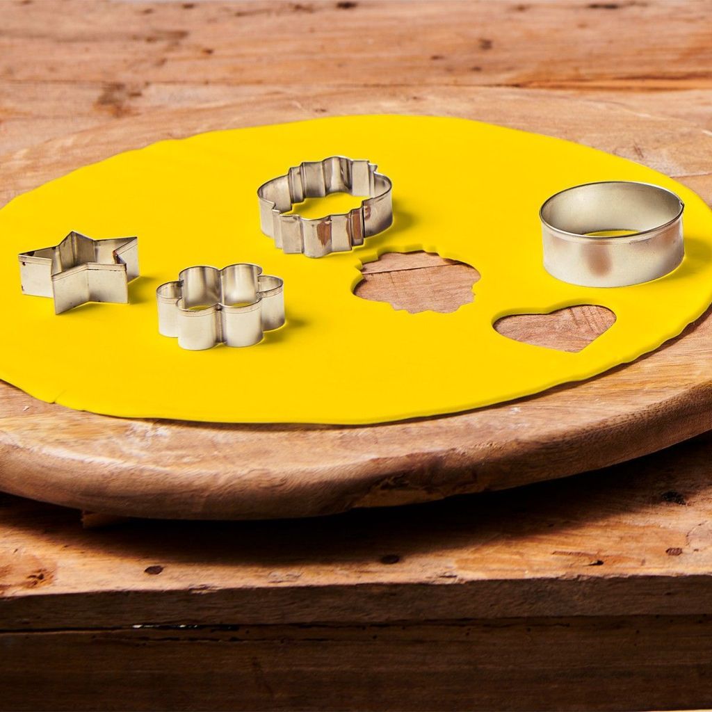 FunCakes Ausgerollte Fondantdecke Mellow Yellow (Gelb) 430g Produktbild 3