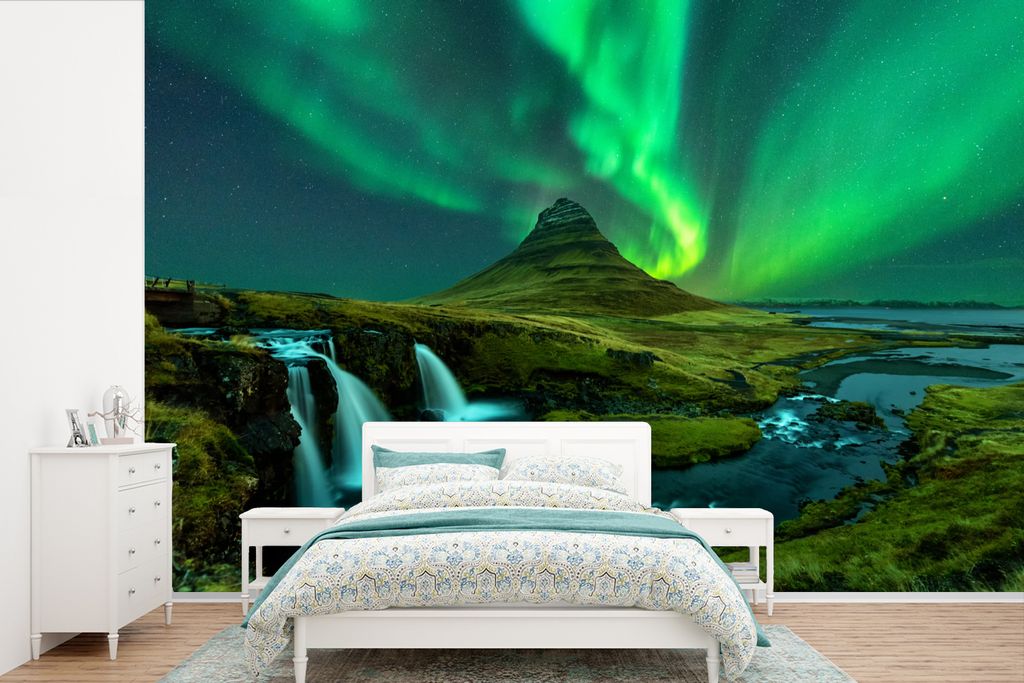 MuchoWow Fototapete für Wohnzimmer oder Schlafzimmer Wandtapete Vinyl Motivtapete Aurora Borealis über Island - 420x280 cm - Zimmer für Kinder
