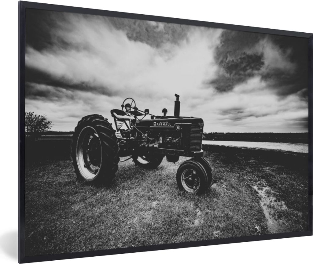 MuchoWow Gerahmtes Poster Traktor - Schwarz - Weiß - Bauernhof - Vintage 60x40 cm - Poster mit Schwarzem Bilderrahmen Wandposter Rahmen Foto Bil...