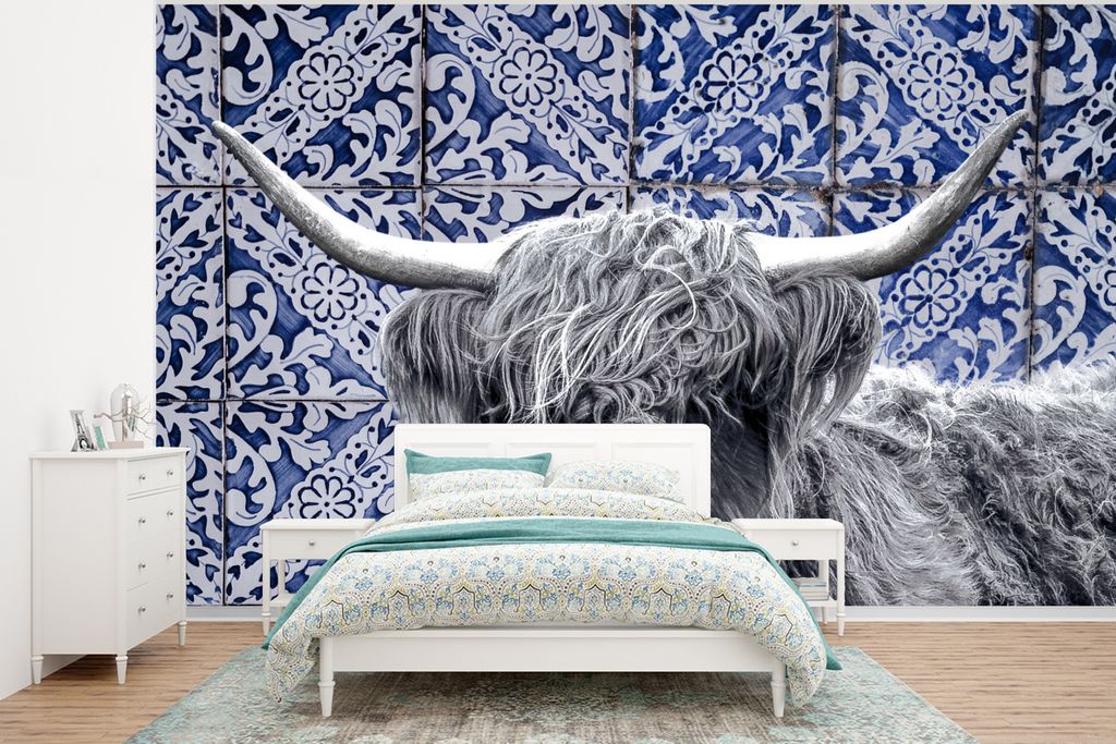 MuchoWow Fototapete für Wohnzimmer oder Schlafzimmer Wandtapete Vinyl Motivtapete Delfter Blau - Schottischer Highlander - Schwarz - Weiß - 295...