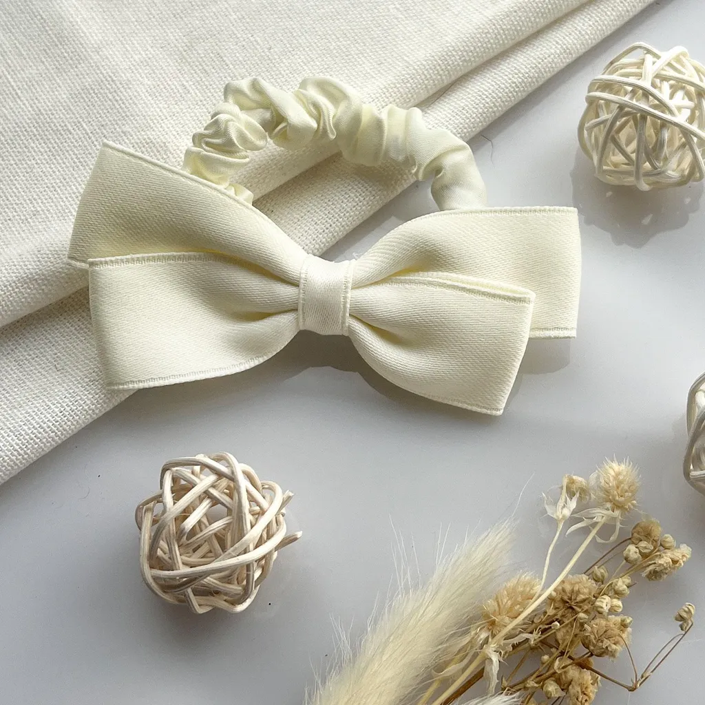 Elegante cravatta in raso con fiocco bianco alla moda - 2