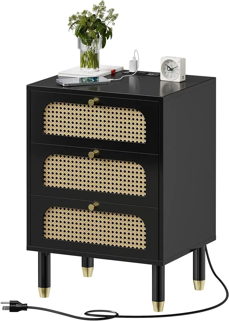 Table de Chevet Noire 3 Tiroirs en Rotin avec Station de Charge USB Intégrée