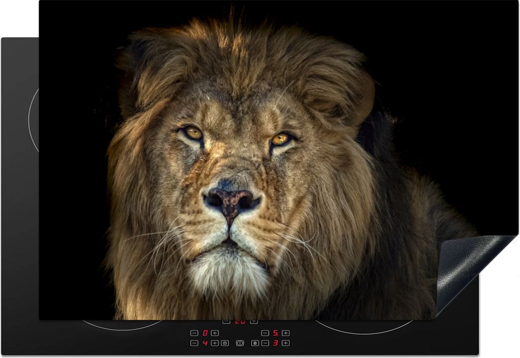 KitchenYeah Herdabdeckplatte Porträt - Löwe - Schwarz , 78x52cm, Küche Deko, Ceranfeld Herdabdeckung, Abdeckplatte fùr Kochfeld