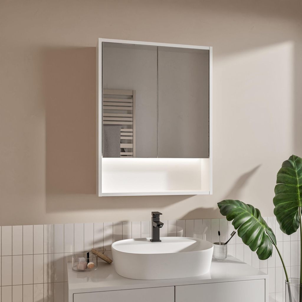HAJDUK FURNITURE LED Spiegelschrank Bad 60x78 cm Weiß mit 4000K Beleuchtung & Steckdose Minibox Schalter Hängeschrank Badezimmer