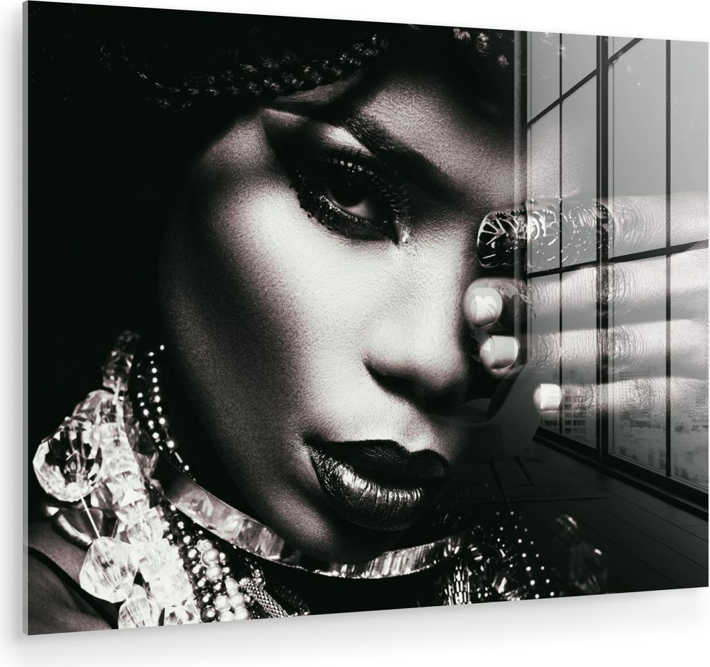 MuchoWow Glasbilder - Bilder auf Wandbild - Foto auf Glas Frau - Schmuck - Ring - Make up - Schwarz - Weiß - Kette 80x60 cm Wanddekoration aus Gla...