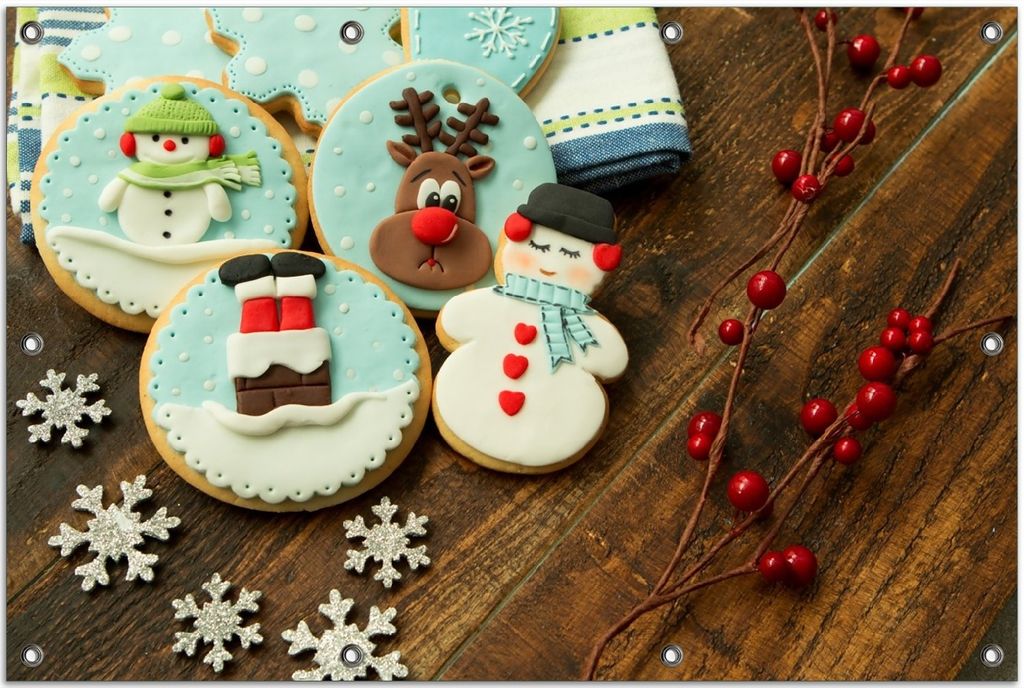 Wallario Outdoor-Poster für Garten oder Balkon, Motiv Weihnachten in der Küche - Plätzchen auf einem Holztisch, in ca. 80 x 120 cm