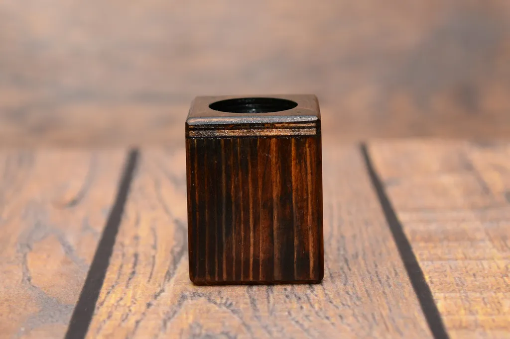 Schnauzer Knírač Portacandele Art-Dog: Statuetta Argentata e Legno - 8