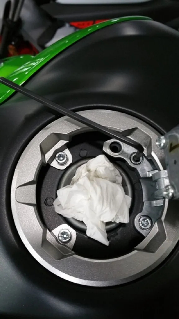 A-SIDER Black Edition Poignée de Réservoir 4 Vis pour Moto Kawasaki
