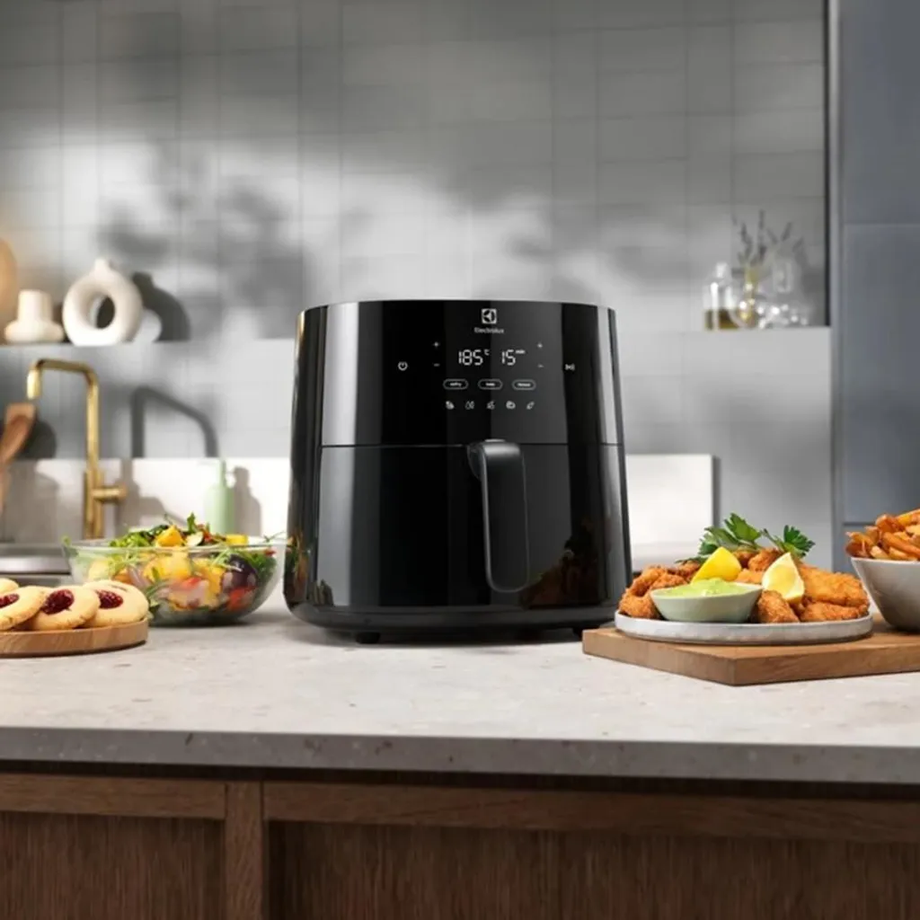 Friteuse à air chaud Electrolux 600 EAF3B Noir 3,3 L - Airfryer Compact