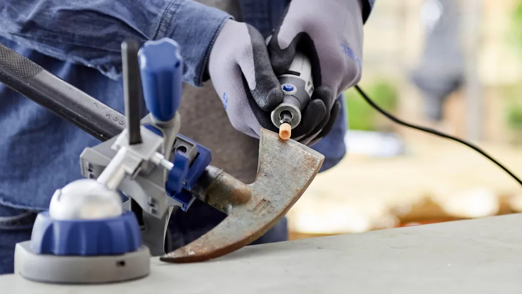 Dremel 3000-15 Multi-outil 130W à Vitesse Variable et Embout EZ Twist - 31