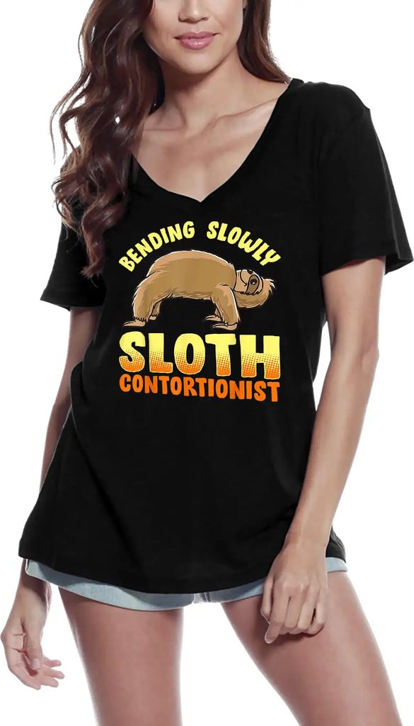 Damen Grafik T-Shirt V-Ausschnitt Biegen langsam Faultier contortionist spirituelle Meditation – Bending Slowly Sloth Contortionist Spiritual