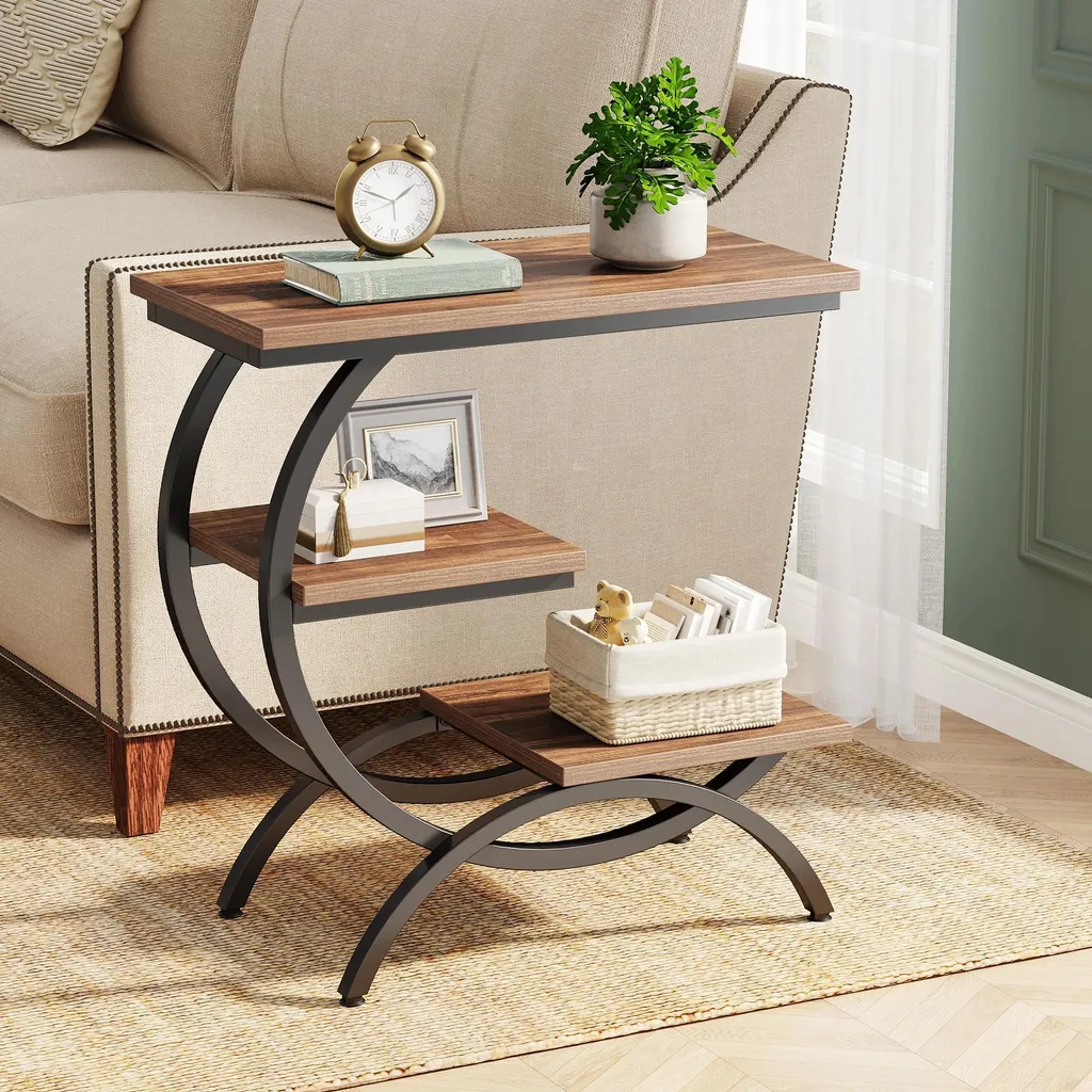 Table basse en forme de C pour gagner de la place dans un petit salon - 2