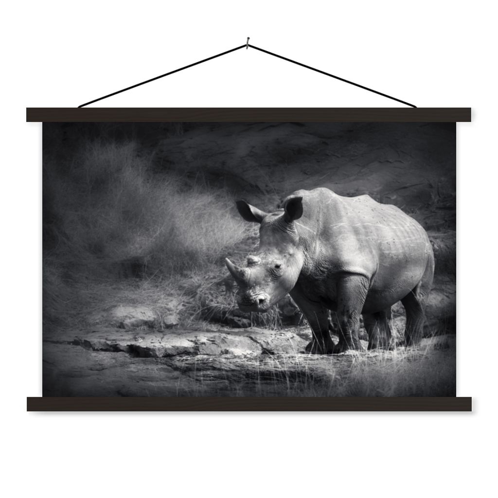MuchoWow Textilposter Rhinozeros - Natur - Gras - Schwarz - Weiß 150x100 cm mit schwarzem Rahmen - Schlafzimmer