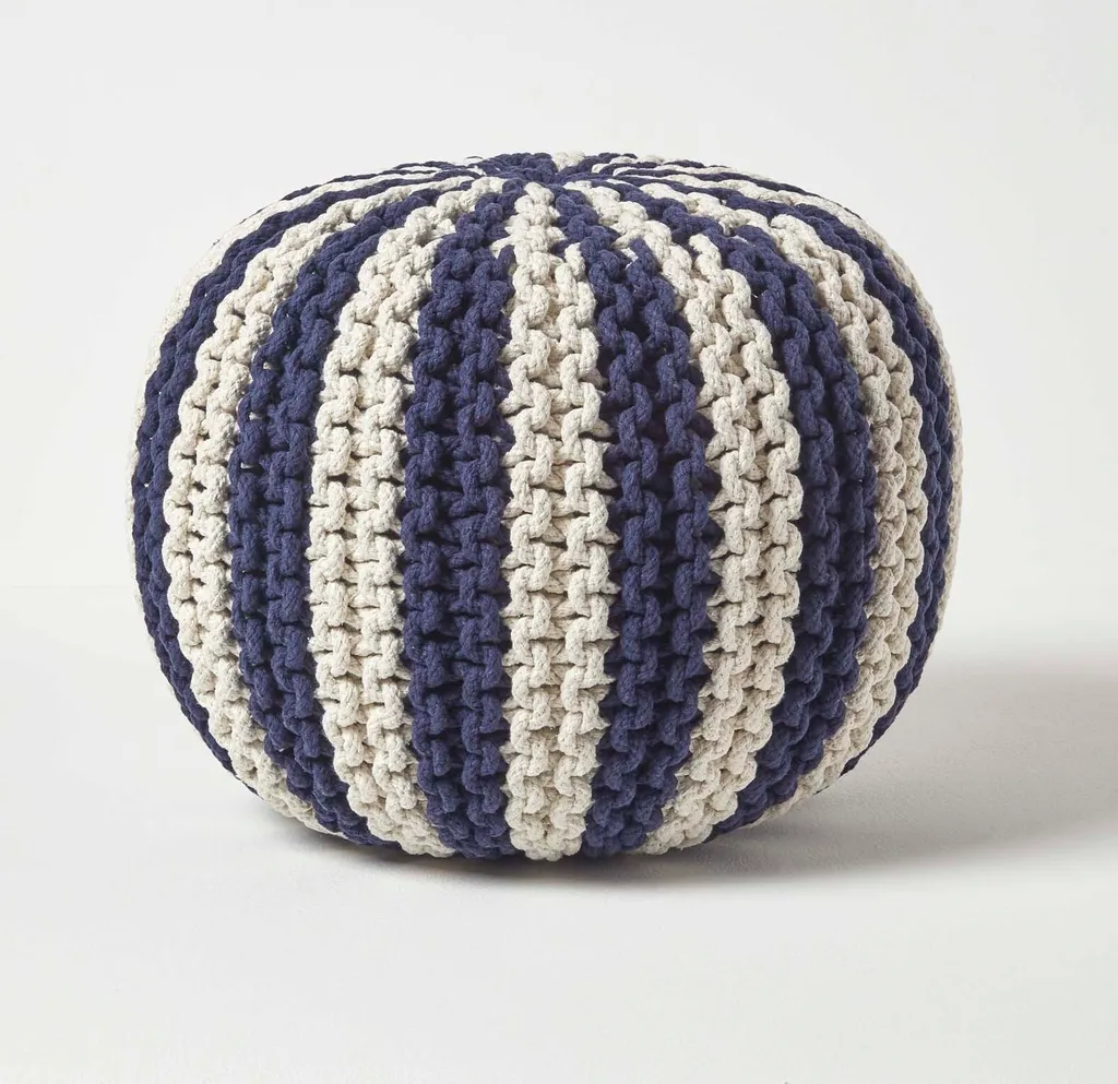 Siège d'appoint pouf tricoté bleu et blanc pour salon ou chambre