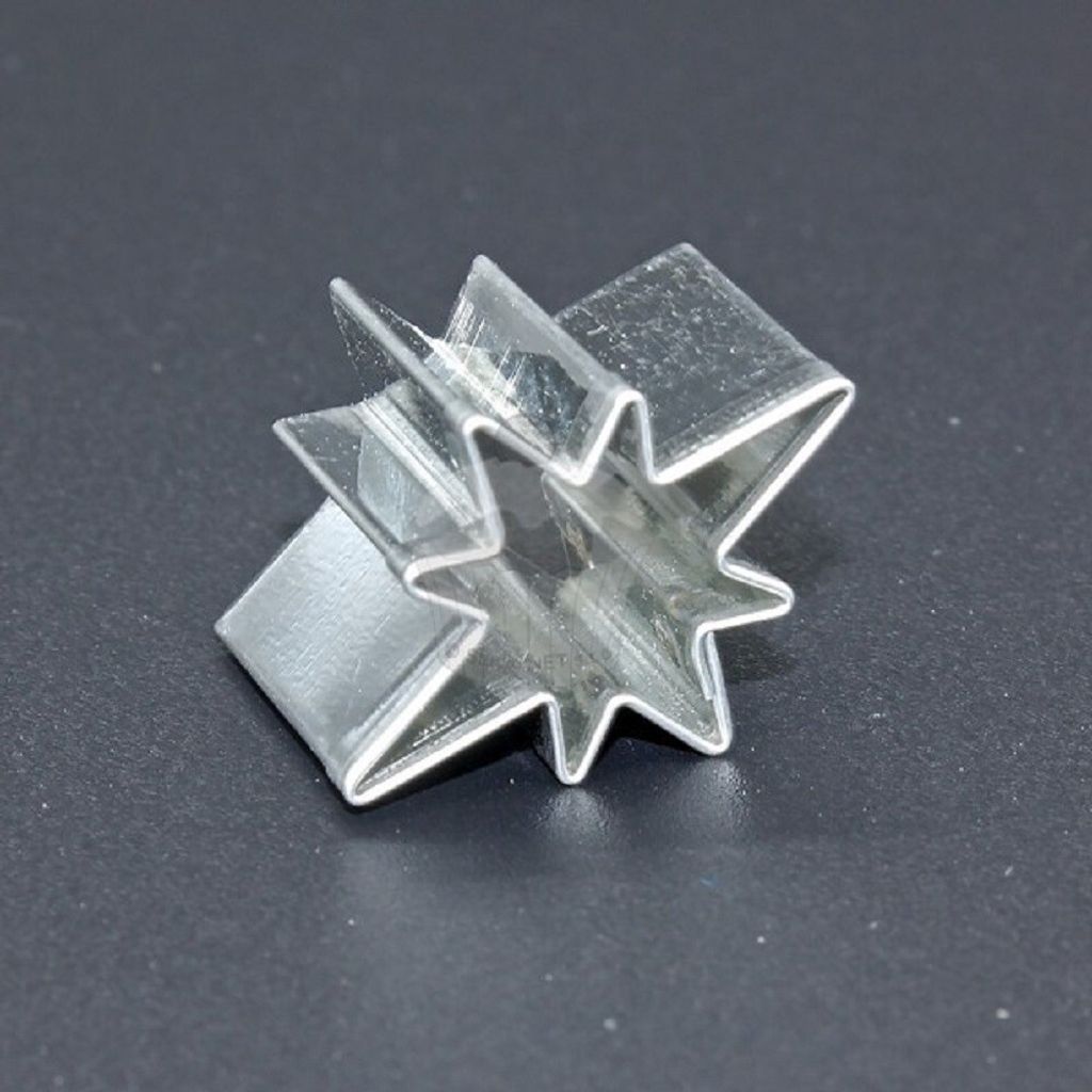 Emporte-pièce étoile 8 points 17x24 mm Image du produit 