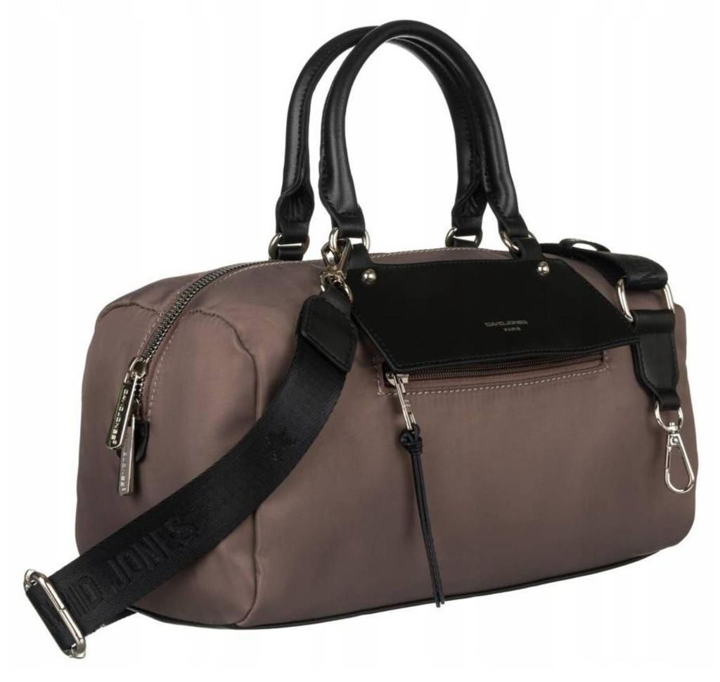 Eine praktische, urbane Tasche in Baguette-Form - David Jones