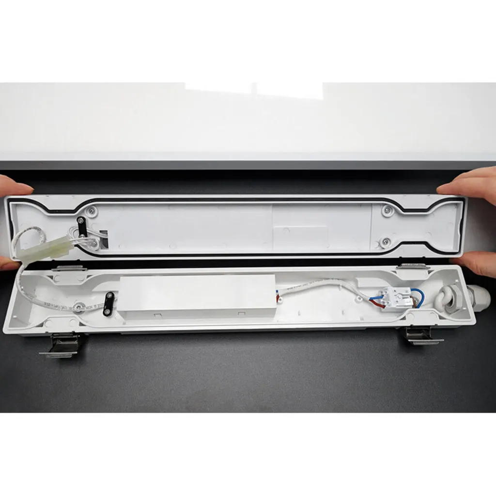 Solution Éclairage Anti-Humidité Réglette LED Aquafix 25W IP65 Pro