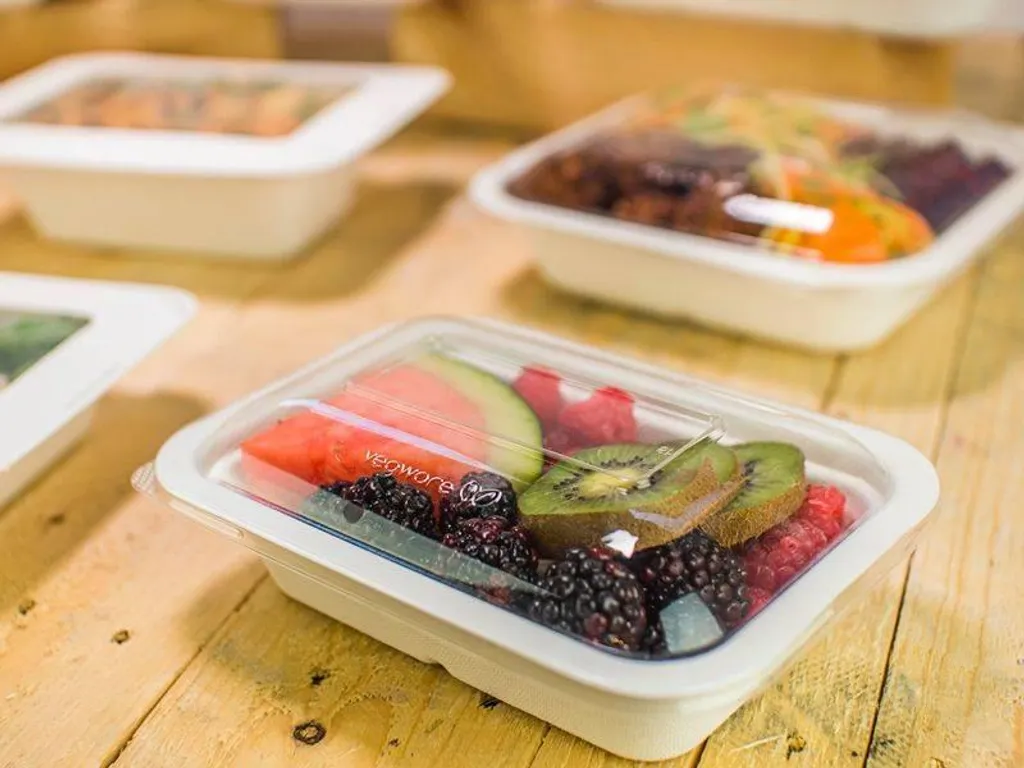 Couvercles Vegware PLA série 4 pour vente à emporter de café | 50u