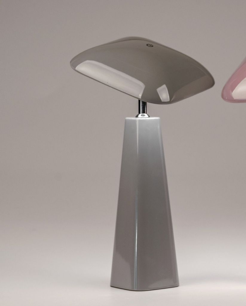 wiederaufladbare LED Tischlampe 70s-Style grau H. 36cm Produktbild 
