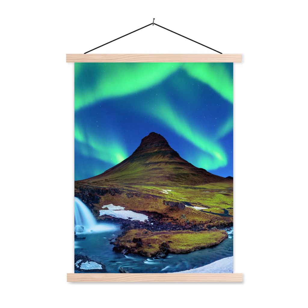 MuchoWow Textilposter Nordlicht - Sternenhimmel - Island - Berg - Grün - Wasserfall - See 120x160 cm mit holzfarbenen Rahmen - Plakatkarton