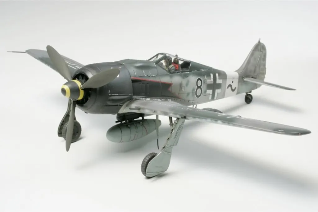 Focke Wulf Fw190 A-8 Tamiya 1/48 Maquette avec Blindage Additionnel R2