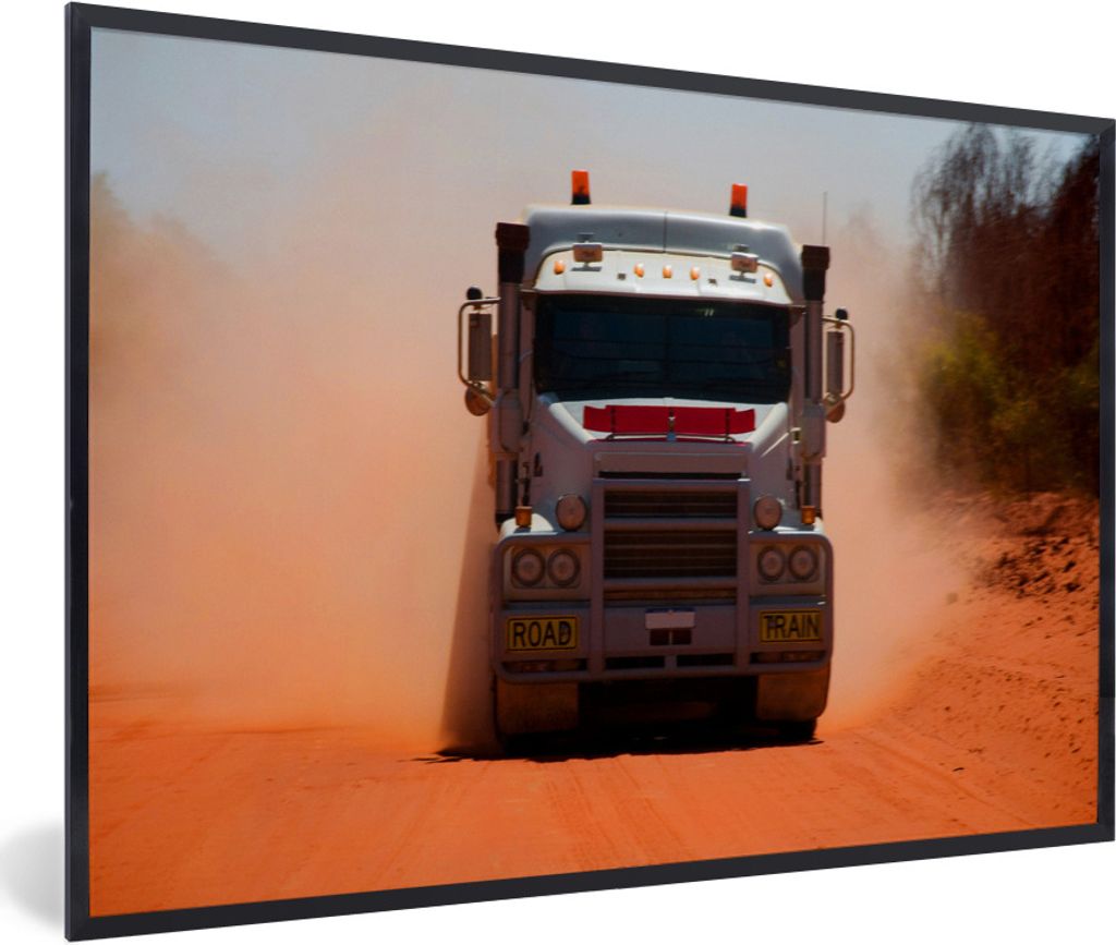 MuchoWow Gerahmtes Poster Robuster Lkw fährt im Sand 30x20 cm - Poster mit Schwarzem Bilderrahmen Wandposter Rahmen Foto Bilder - Kunstdruck - B...