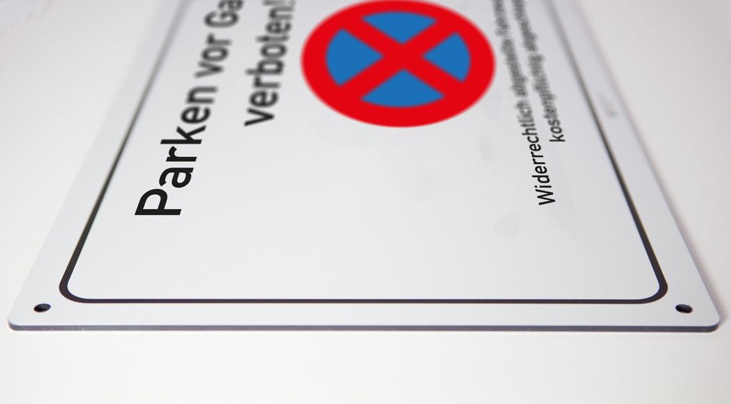 Parken vor Garage verboten - Schild - 4 mm Alu Verbundplatte (45 x 30 cm Bohrloch 4 x)