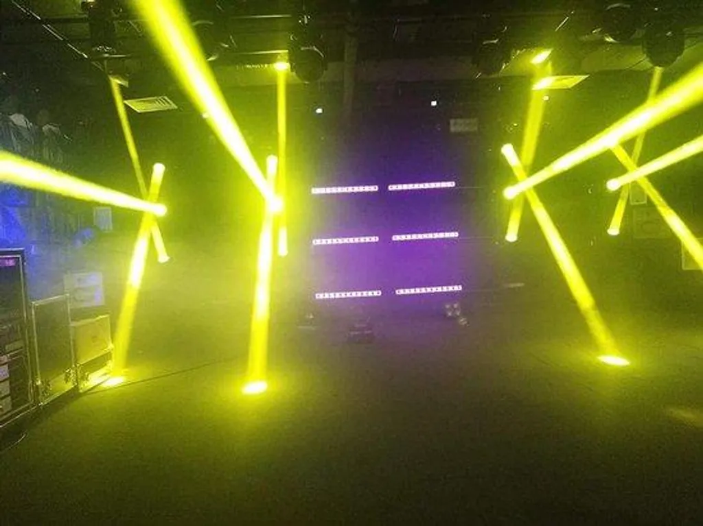 Projecteurs mobiles 200W éclairage de scène LED COB haute puissance