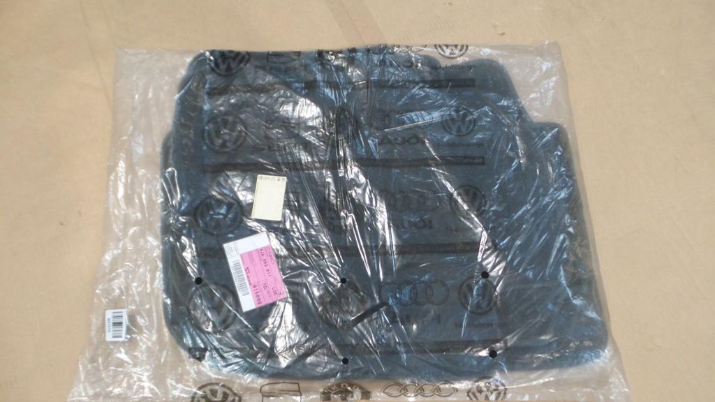 Original SEAT Toledo IV '12-'18 Fußmattensatz 4-teilig schwarz 6JA863011LOE
