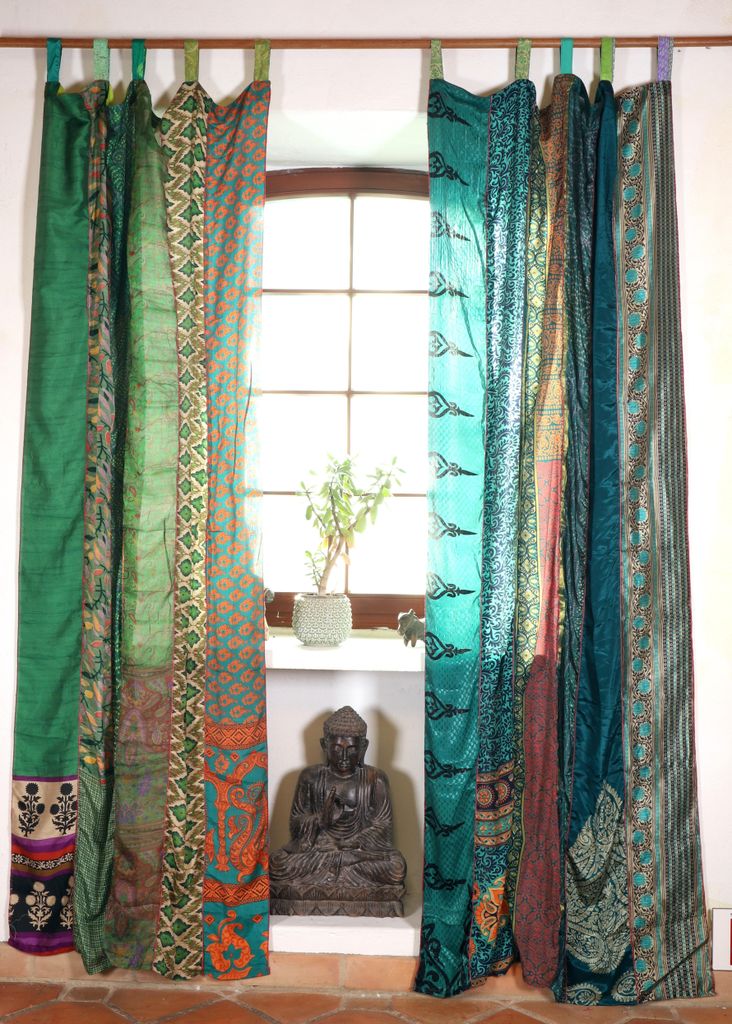 Seidiger Vorhang ( 1 Stk.) Gardine aus Patchwork Sareestoff, Unikat - Dunkelgrün/bunt, Polyester, 250*100*0,2 cm, Dekovorhänge