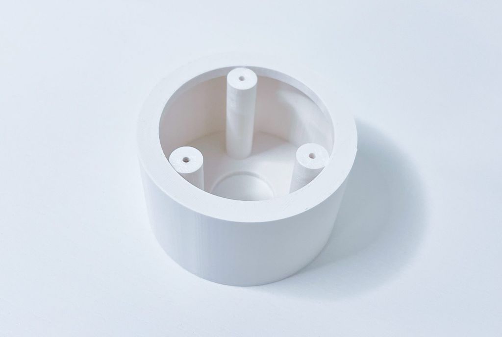 SYNOLOGY Wand- und Deckenhalterung mit Kabelabdeckung für TC500 Kameras, weiß