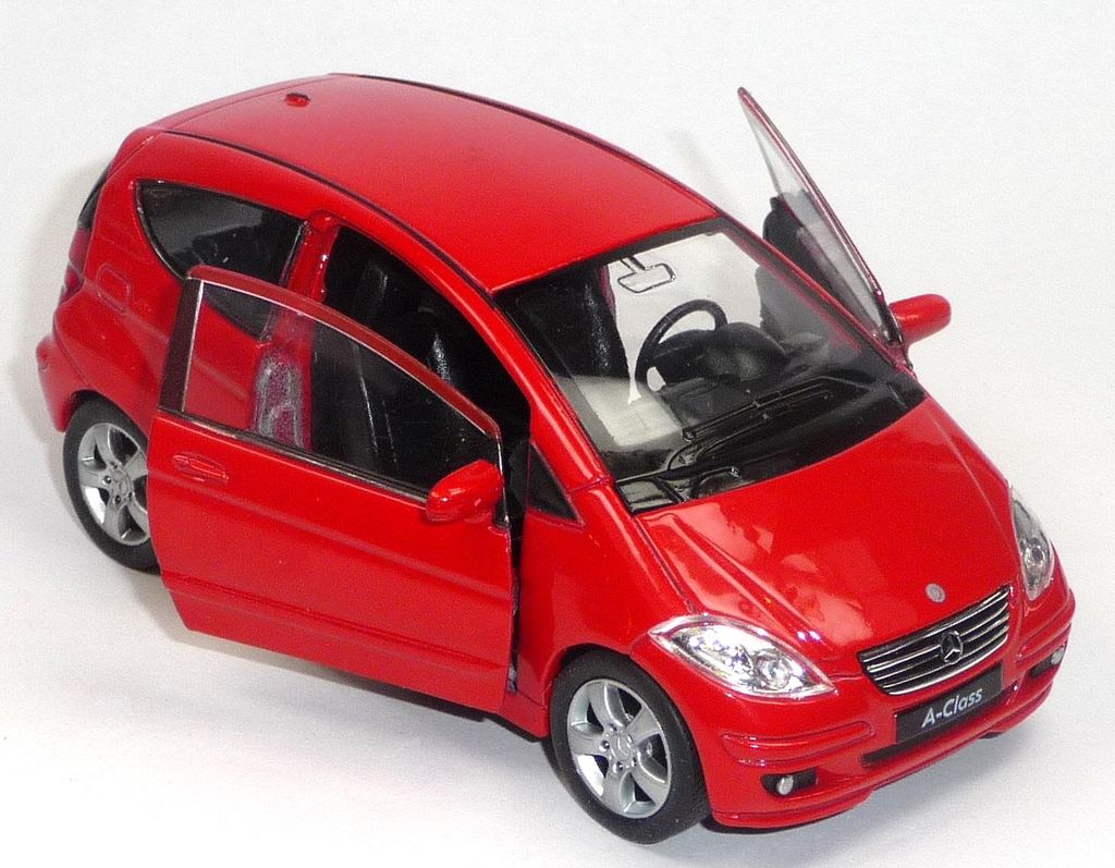Mercedes Benz A 200 Sammlermodell rot ca. 10,5 cm Produktbild 