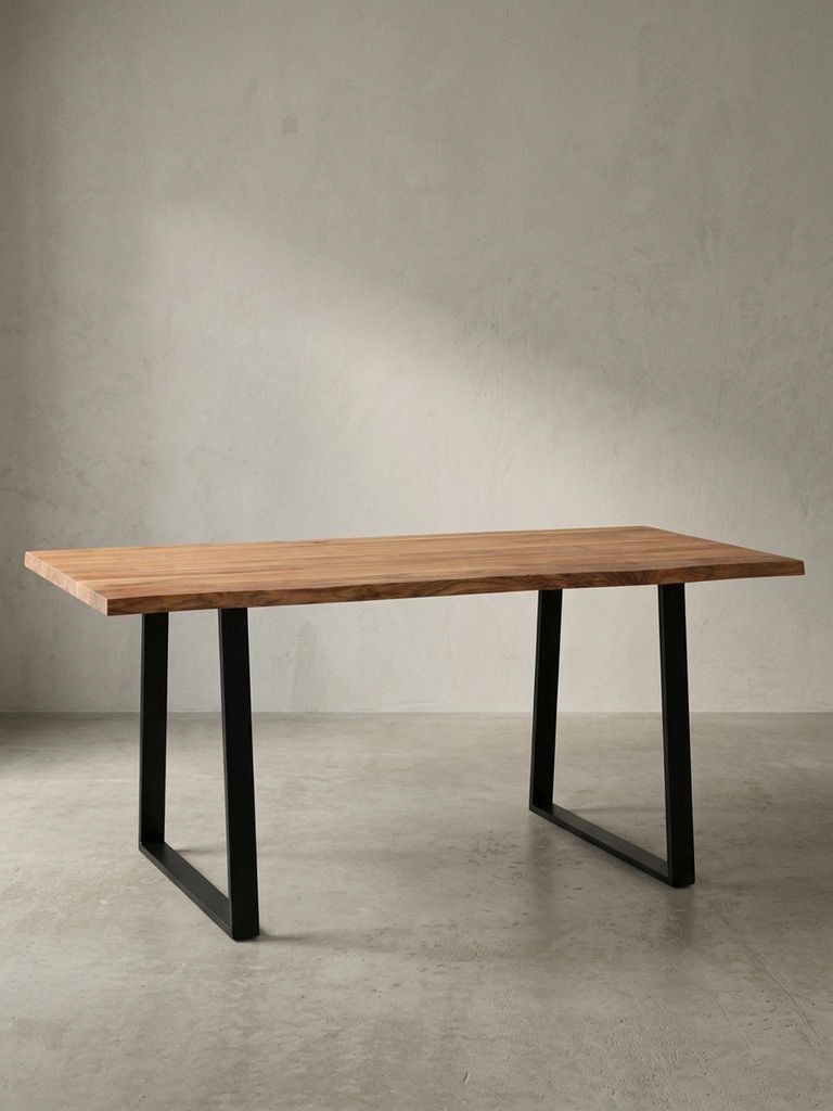 Massivholz Esstisch mit Baumkante | Esszimmertisch Industrial 160x80 | Küchentisch Akazie Massiv | Industrial Design | Goldbraun | Tarn von Kadima...