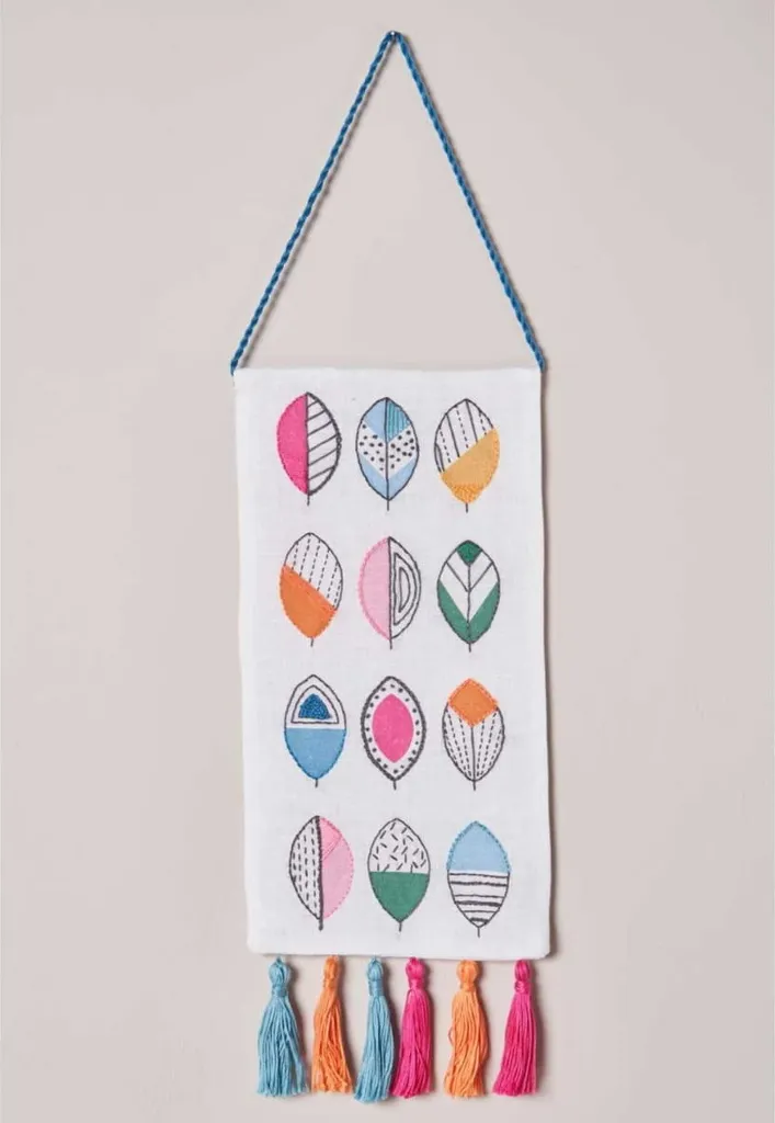 Kit Broderie Main Bannière en Lin Motif Feuille Moderne Anchor 30cm