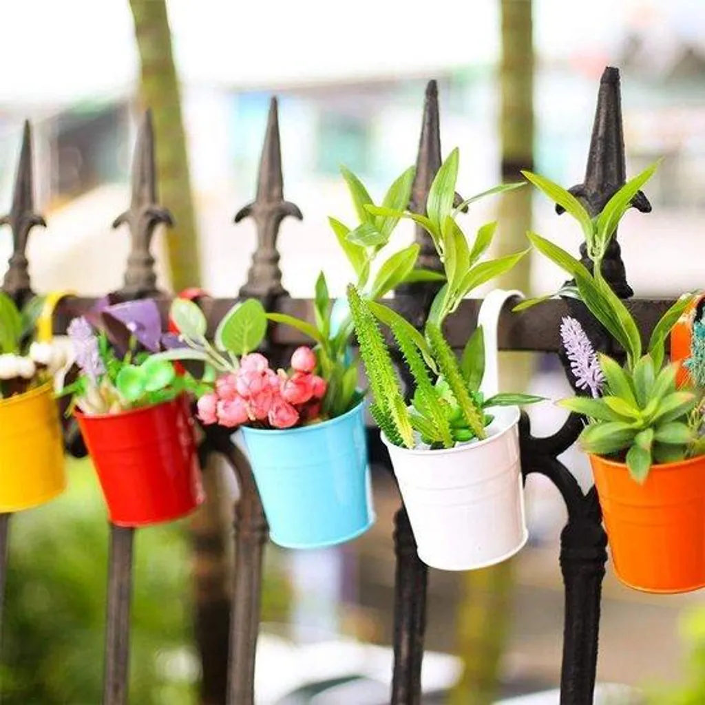 Jardinière suspendue en métal lot de 10 pots colorés avec système drainage