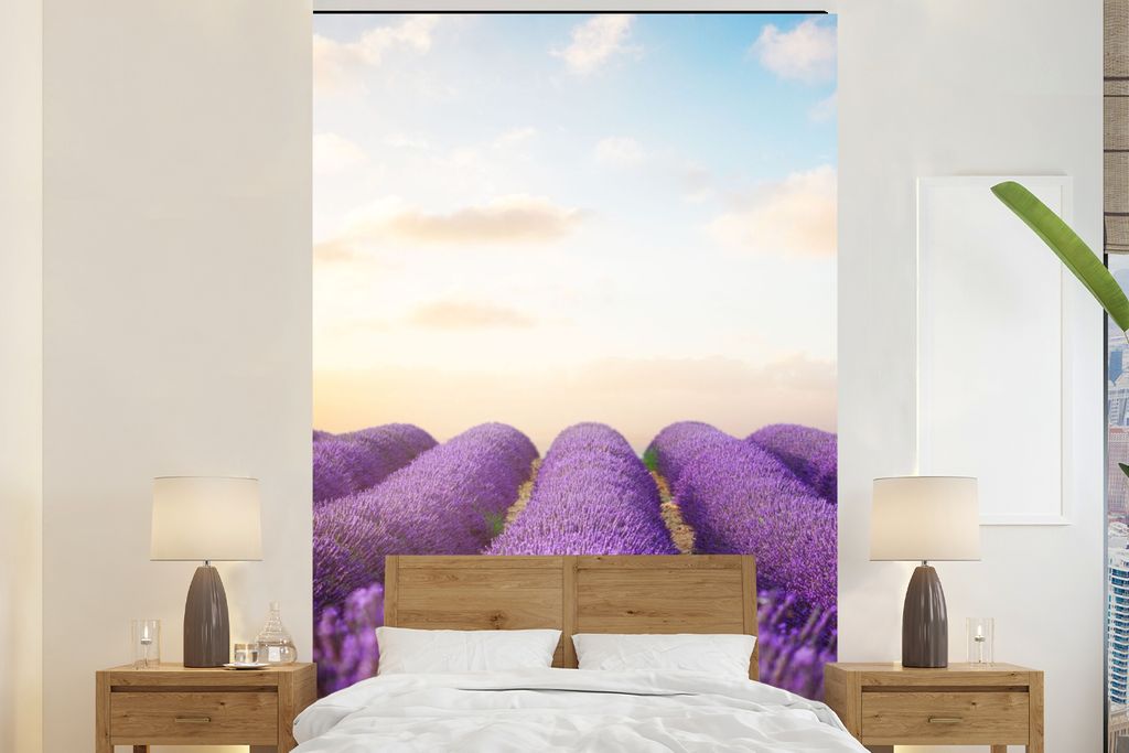 MuchoWow Fototapete für Wohnzimmer oder Schlafzimmer Wandtapete Vinyl Motivtapete Lavendel - Himmel - Wolken - Blumen - 145x220 cm - Wanddekoration
