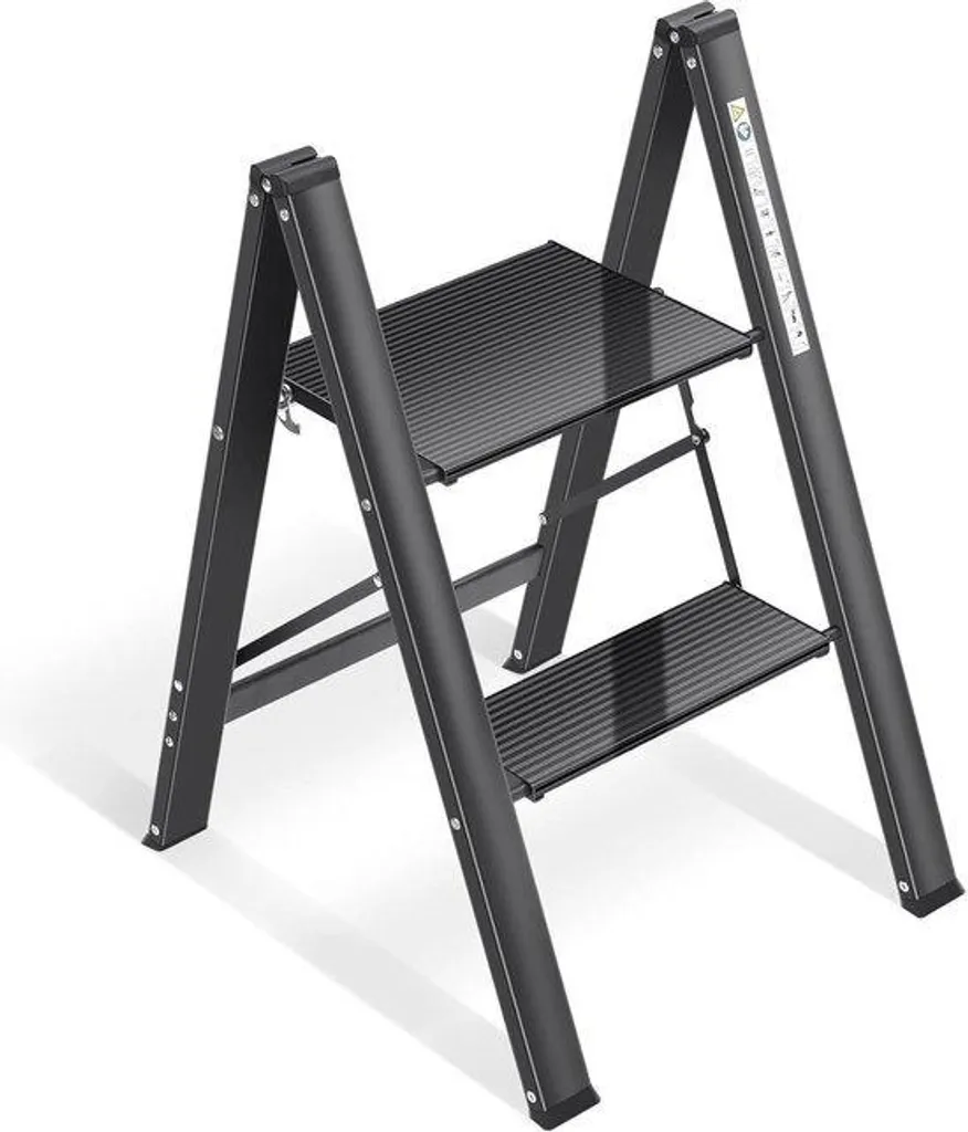 Échelle 2 marches compacte noire pour éviter les chutes à la maison