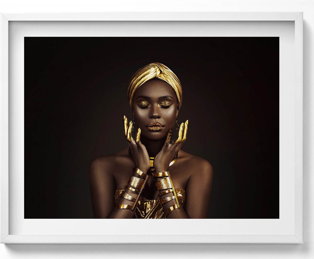 Porträt einer afrikanischen Frau in Gold– Wandbild mit Rahmen – Gerahmtes Bild – Wanddekoration – 80x60 cm – Weiß Rahmen