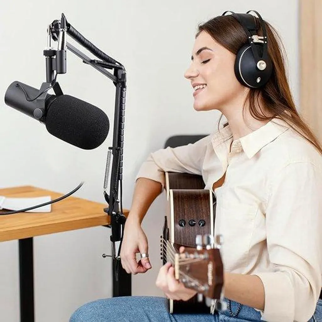 Support de microphone pour chant et podcast réglable jusqu'à 160 cm