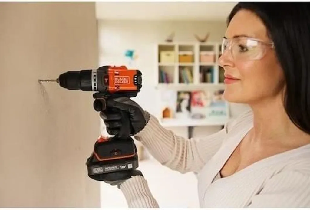 Perceuse visseuse 18V pour travaux de rénovation Black & Decker BL - 7